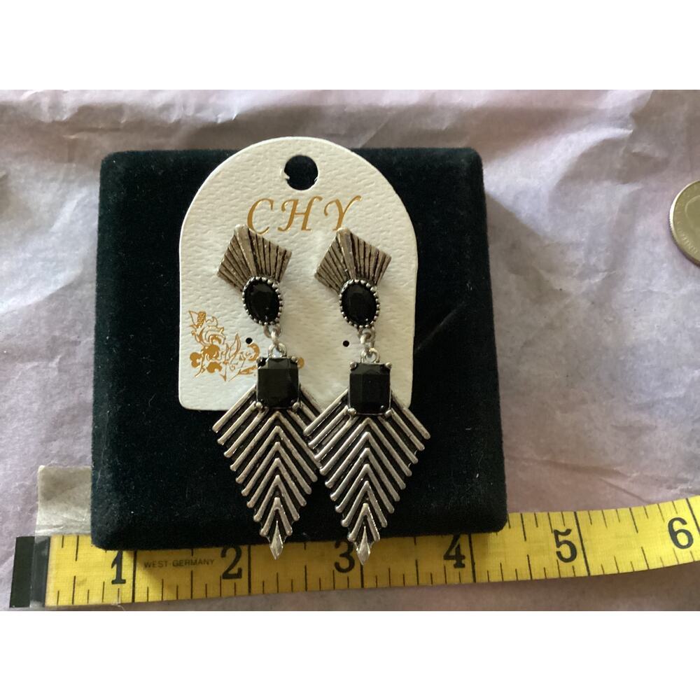 4088 NIP CHY Vintage Silvertone Black Onyx Glass Art Deco Style Drop Earrings